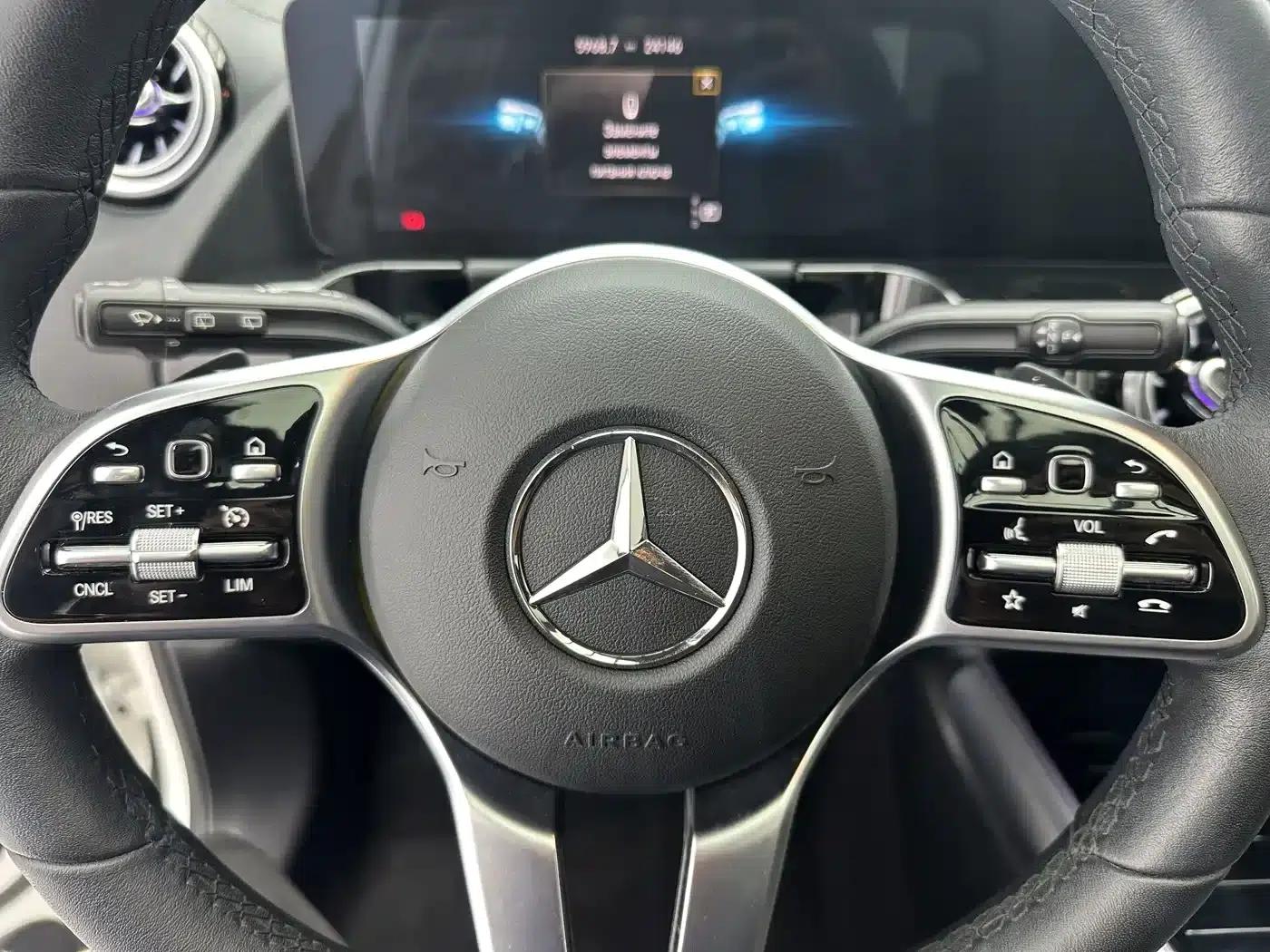 2022 Mercedes-Benz GLA 180 — миниатюра 13