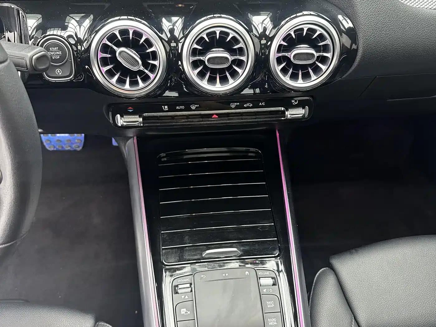 2022 Mercedes-Benz GLA 180 — миниатюра 14