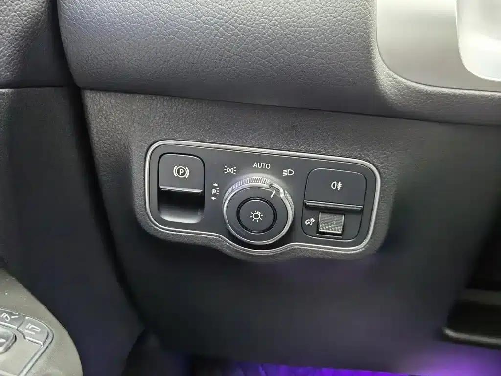 Mercedes-Benz GLB 2022 Facelift GLB 200 Fashion Model — миниатюра 21
