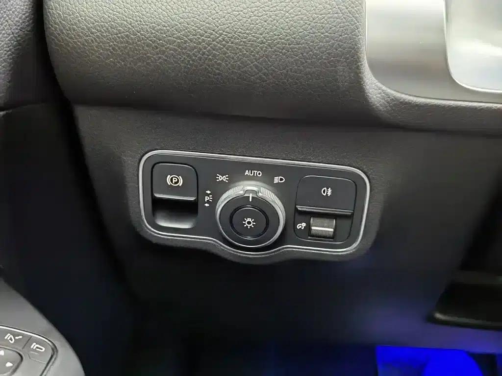 Mercedes-Benz GLB 2020 Fashion Edition — миниатюра 21