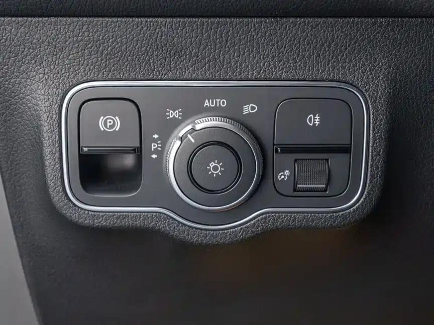 2023 Mercedes-Benz GLB 220 Fashion Edition — миниатюра 23