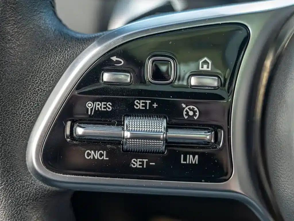 2023 Mercedes-Benz GLB 220 Fashion Edition — миниатюра 26