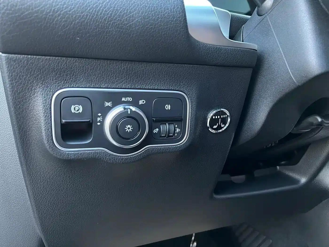 2020 Mercedes-Benz GLB 180 Fashion Edition — миниатюра 15