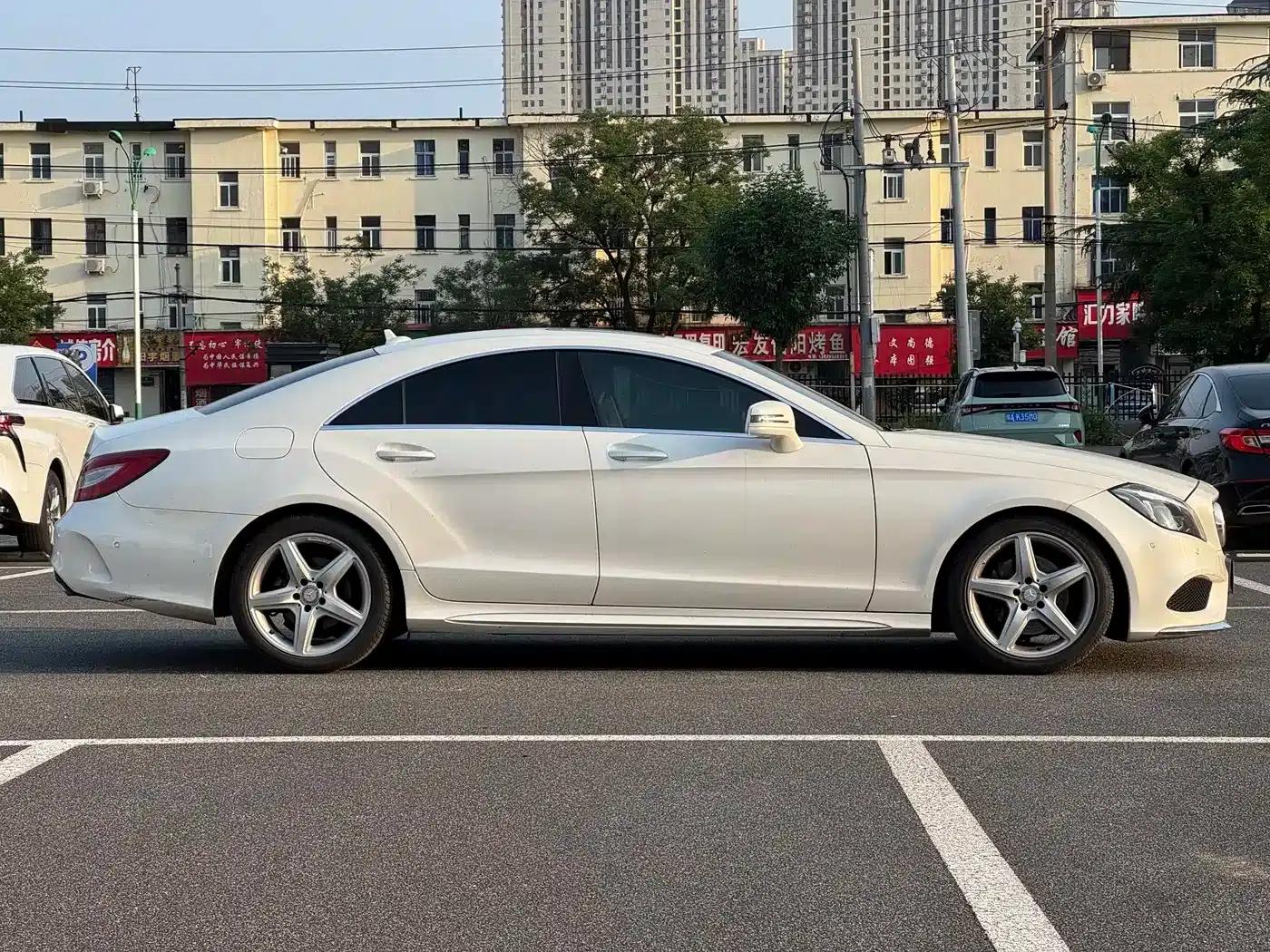 Mercedes-Benz CLS 2017 CLS 260 Colorful Edition — миниатюра 11