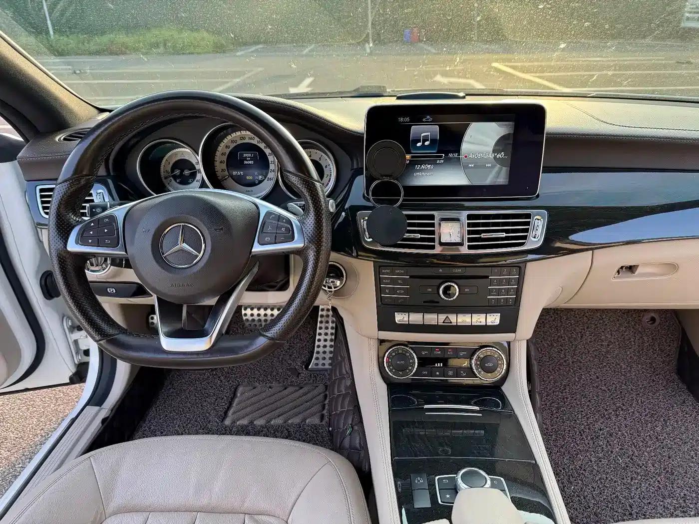 Mercedes-Benz CLS 2017 CLS 260 Colorful Edition — миниатюра 5