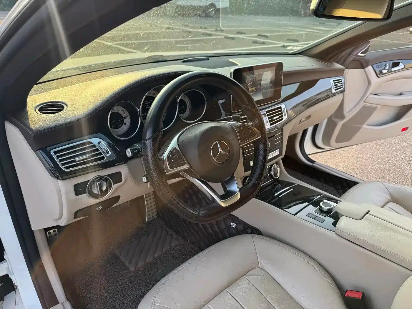 Mercedes-Benz CLS 2017 CLS 260 Colorful Edition — миниатюра 8