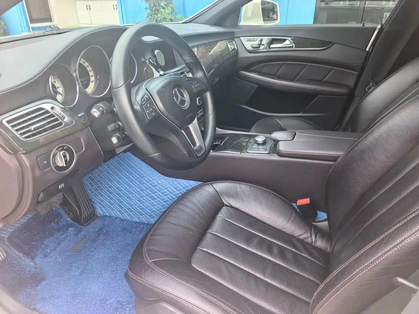 2012 Mercedes-Benz CLS 300 CGI — миниатюра 12