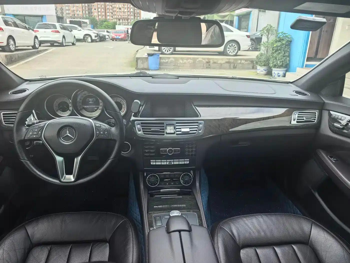 2012 Mercedes-Benz CLS 300 CGI — миниатюра 14