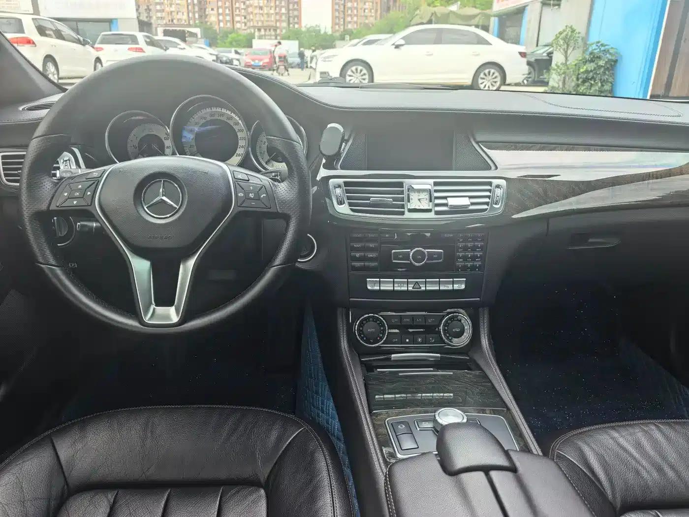 2012 Mercedes-Benz CLS 300 CGI — миниатюра 15