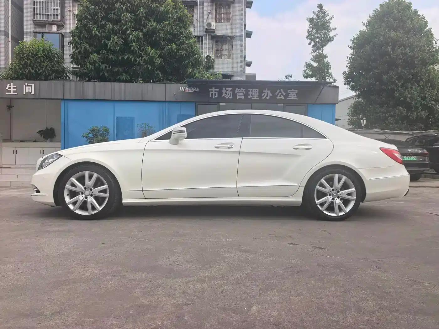 2012 Mercedes-Benz CLS 300 CGI — миниатюра 4