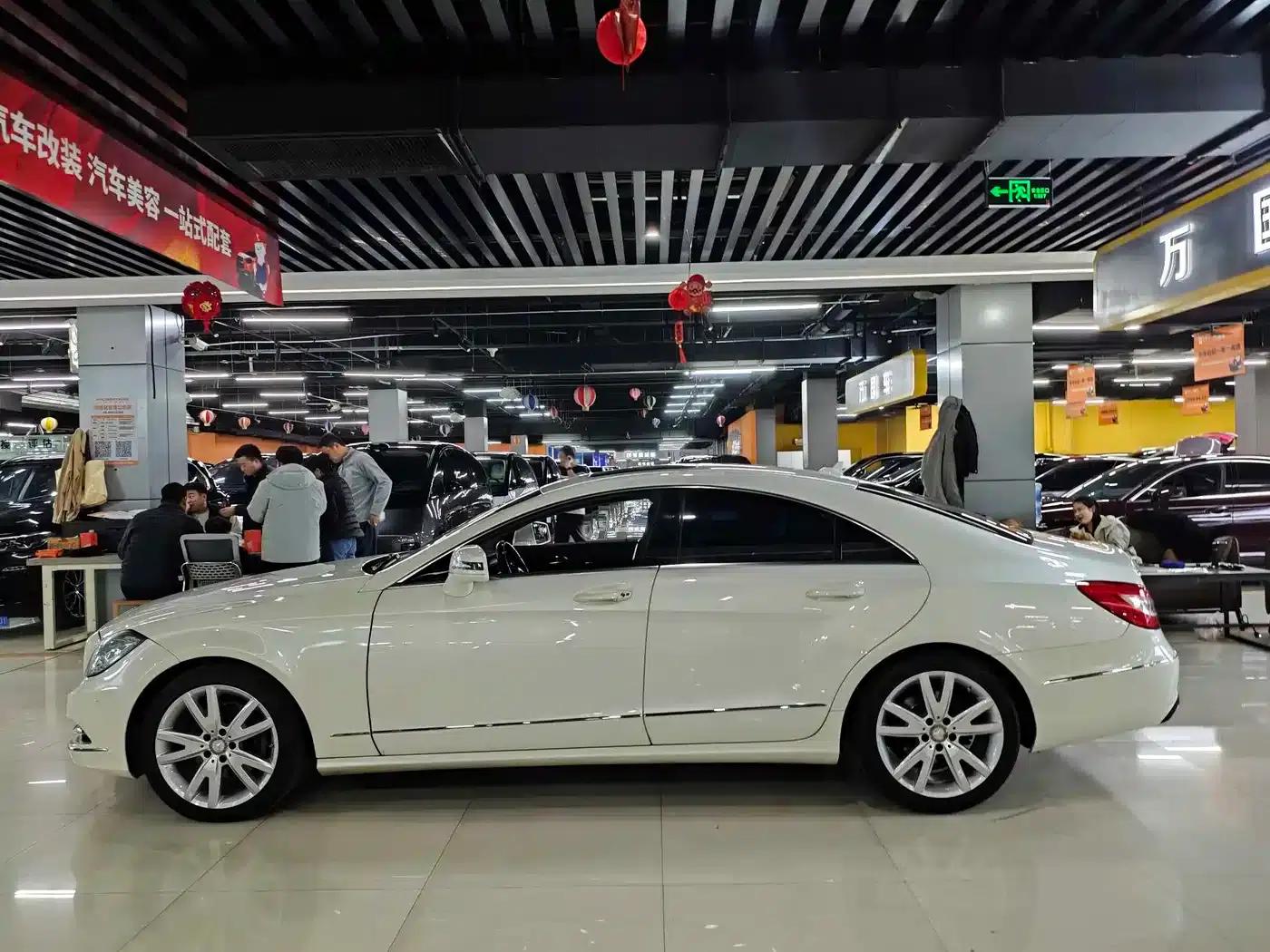2012 Mercedes-Benz CLS 300 CGI — миниатюра 5