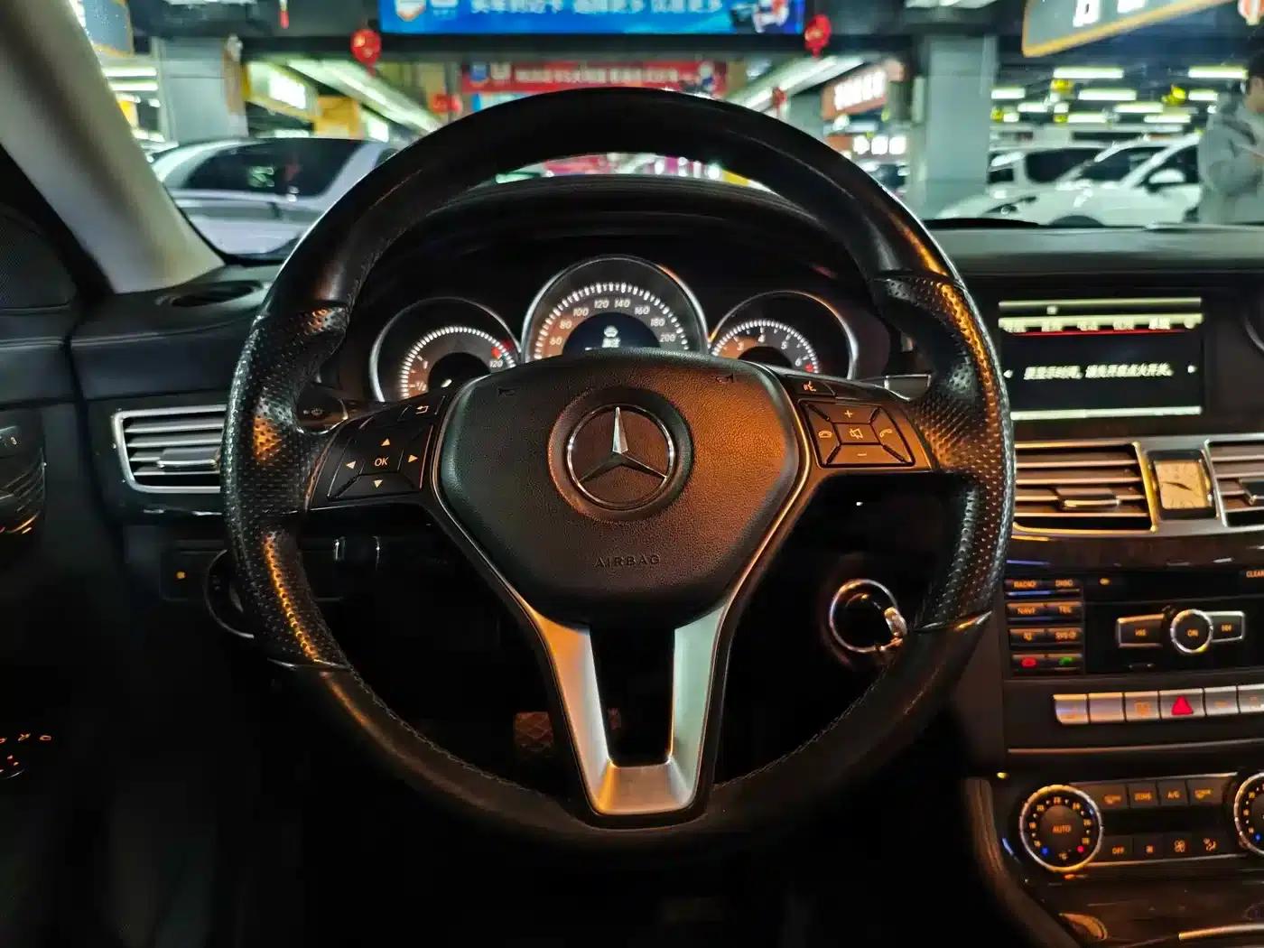 2012 Mercedes-Benz CLS 300 CGI — миниатюра 6