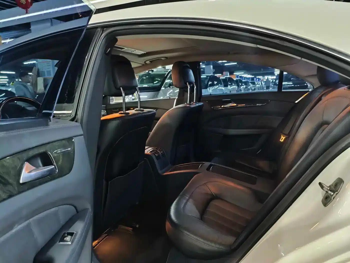 2012 Mercedes-Benz CLS 300 CGI — миниатюра 8