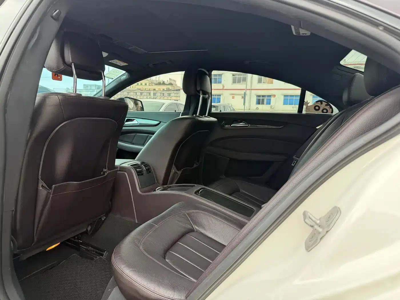 2012 Mercedes-Benz CLS 300 CGI — миниатюра 8