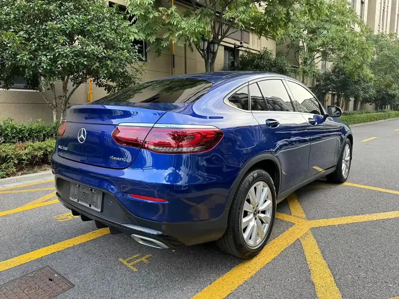 Mercedes-Benz GLC Coupe 2020 GLC 260 4MATIC Coupe SUV — миниатюра 3