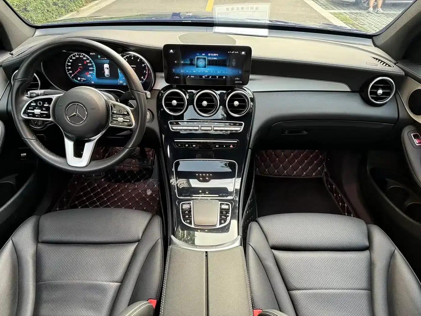 Mercedes-Benz GLC Coupe 2020 GLC 260 4MATIC Coupe SUV — миниатюра 6