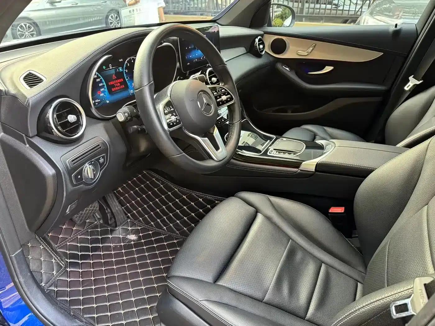 Mercedes-Benz GLC Coupe 2020 GLC 260 4MATIC Coupe SUV — миниатюра 8