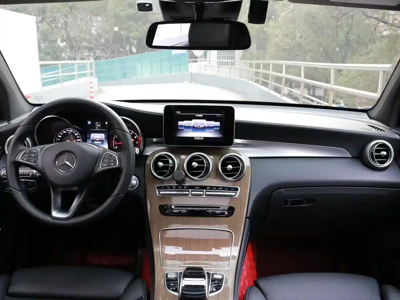 2017 Mercedes-Benz GLC Coupe, GLC 260 4MATIC Coupe SUV — миниатюра 6