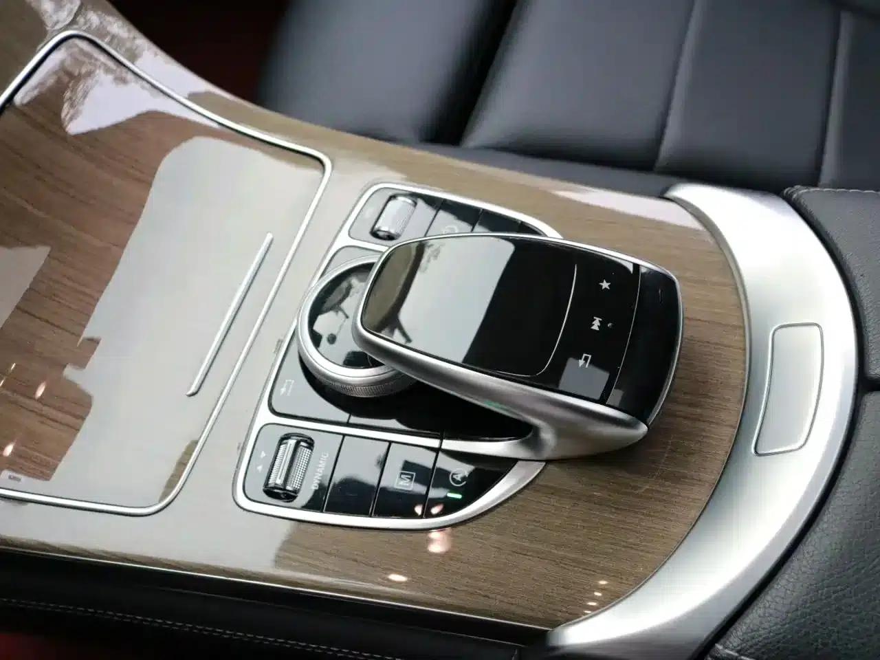 2017 Mercedes-Benz GLC Coupe, GLC 260 4MATIC Coupe SUV — миниатюра 9