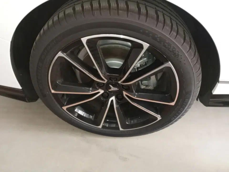 VOYAH PASSION 2024 PHEV Four-Wheel Drive Ultra-Long Range Flagship Model — миниатюра 11