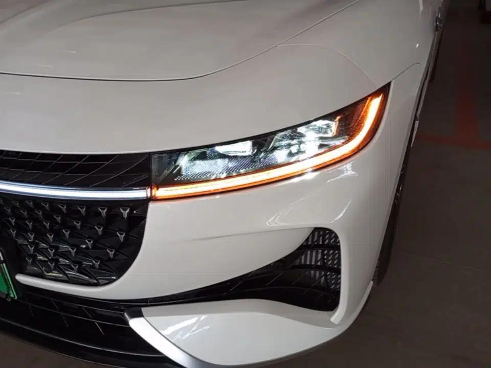 VOYAH PASSION 2024 PHEV Four-Wheel Drive Ultra-Long Range Flagship Model — миниатюра 8