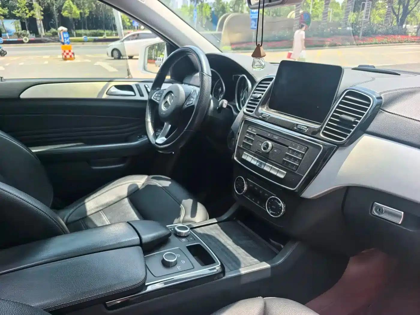 2017 Mercedes-Benz GLE Coupe, GLE 320 4MATIC Coupe SUV — миниатюра 11