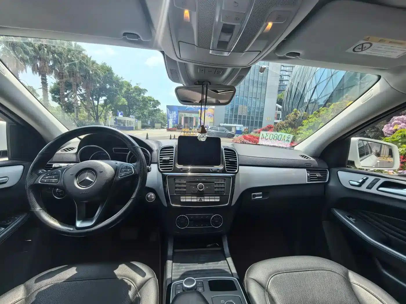 2017 Mercedes-Benz GLE Coupe, GLE 320 4MATIC Coupe SUV — миниатюра 12
