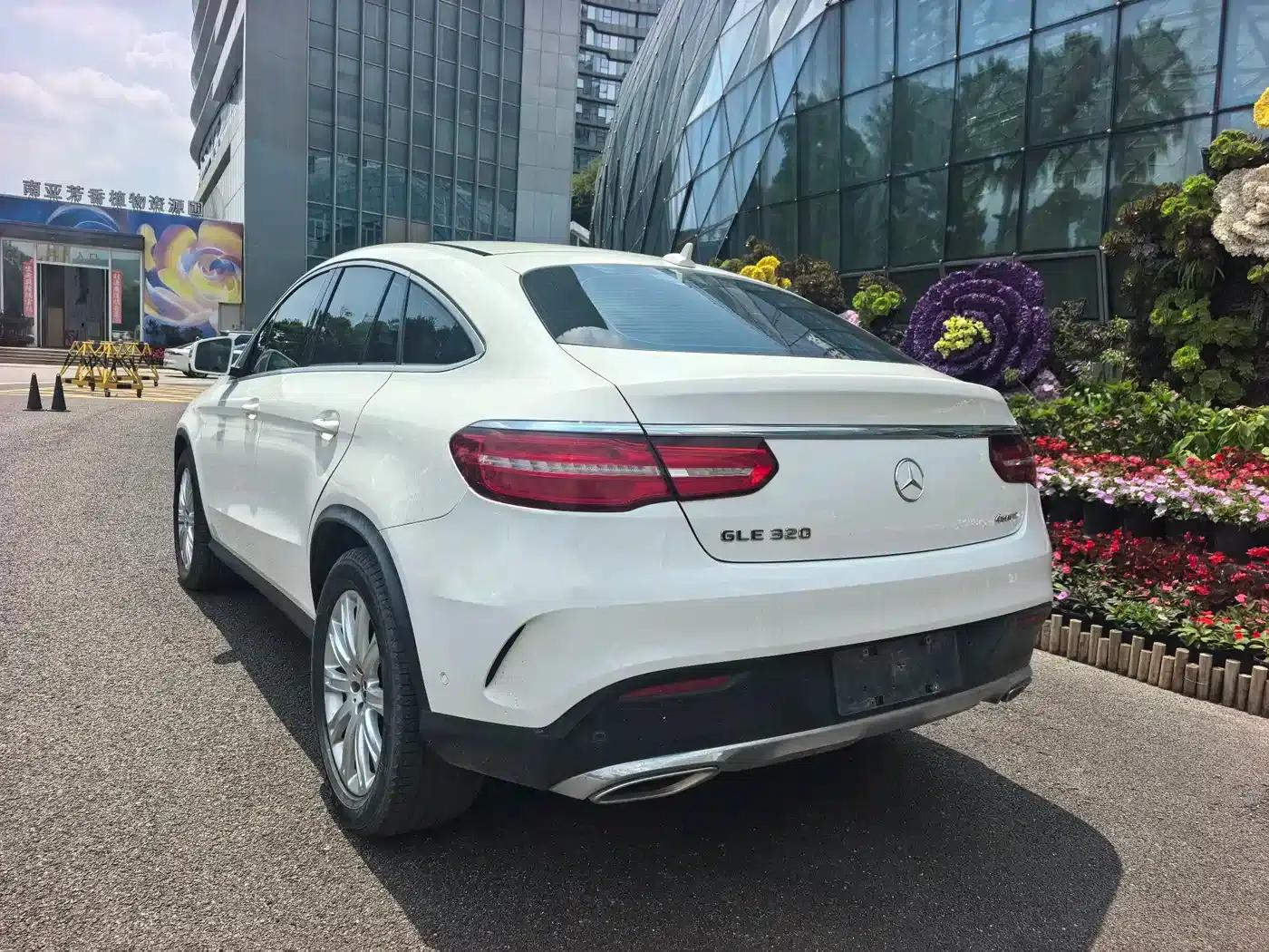 2017 Mercedes-Benz GLE Coupe, GLE 320 4MATIC Coupe SUV — миниатюра 14