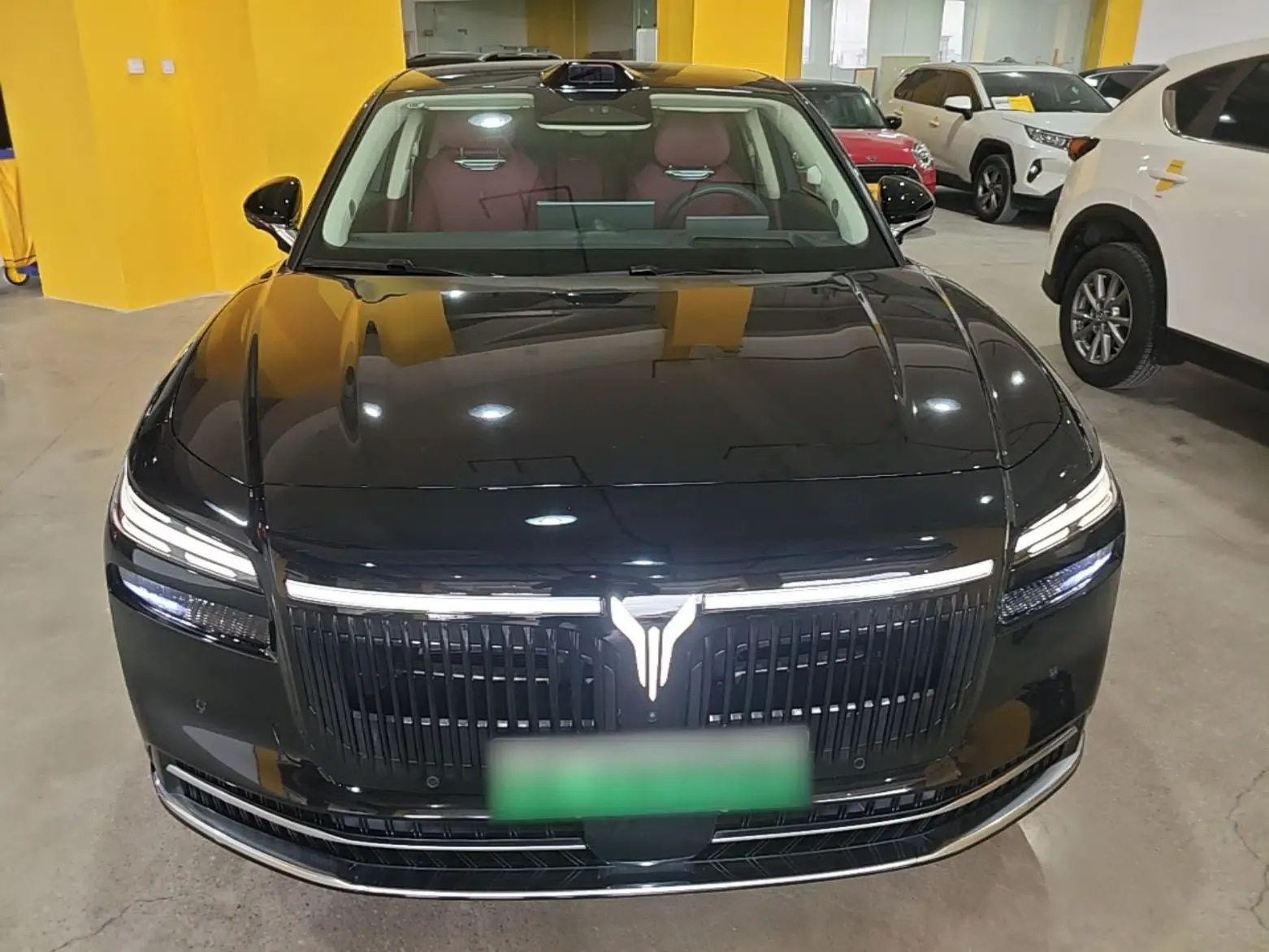 VOYAH Lantu Chiguang L 2026 Four-Wheel-Drive Ultra — миниатюра 2