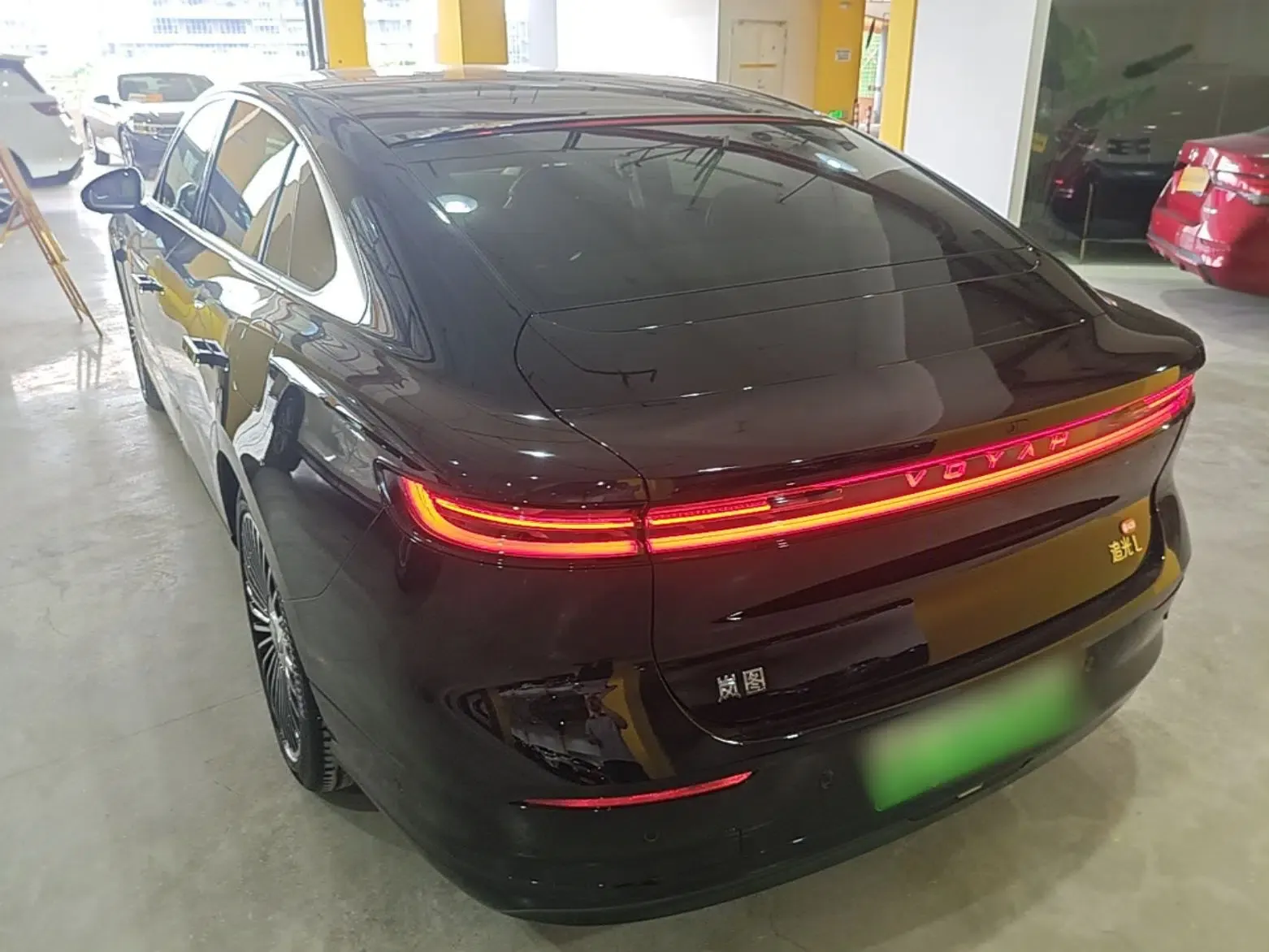 VOYAH Lantu Chiguang L 2026 Four-Wheel-Drive Ultra — миниатюра 4