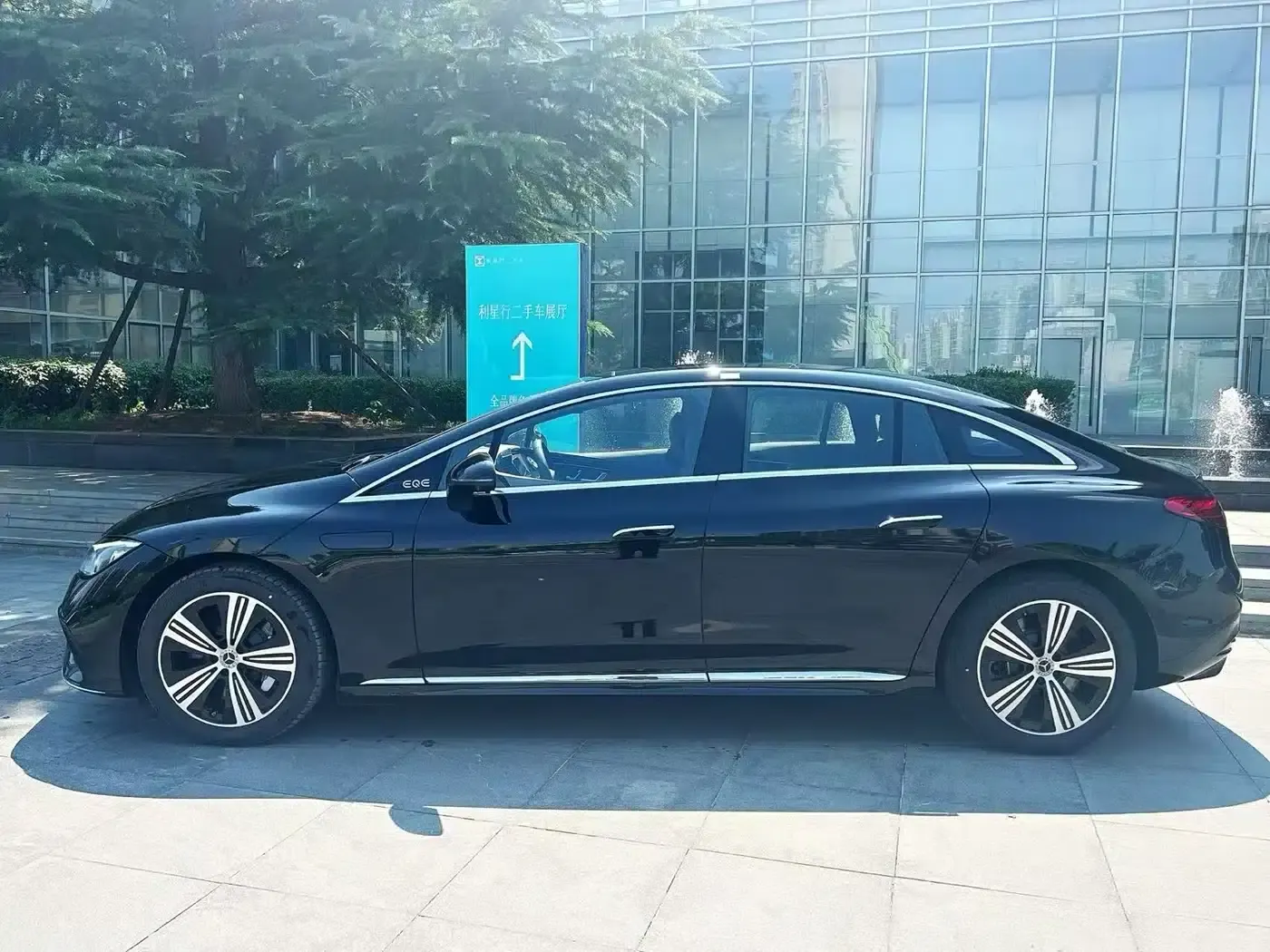 Mercedes-Benz EQE 2025 500 4MATIC Luxury Edition — миниатюра 5