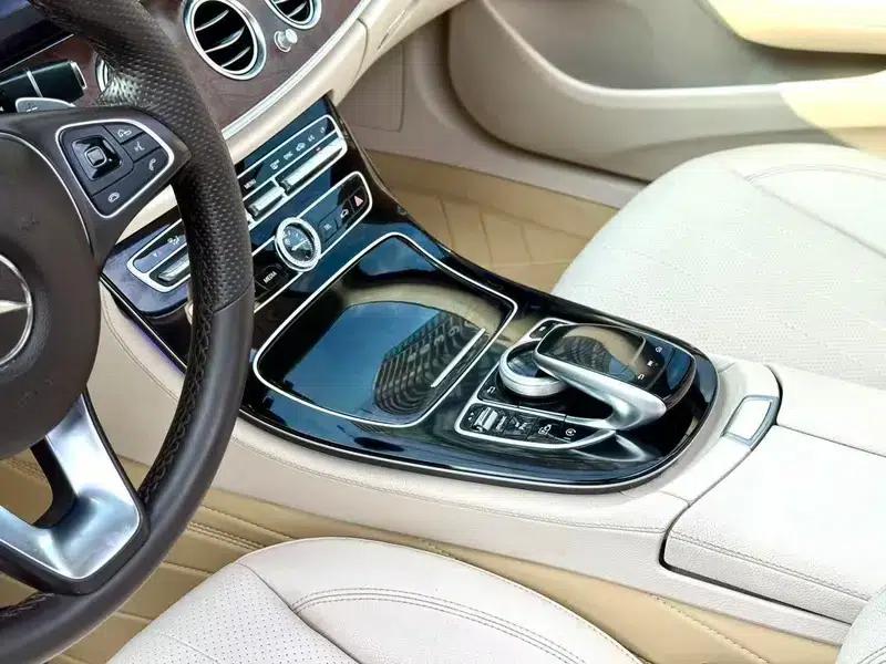 2016 Mercedes-Benz E-Class E 300 L Fashion Edition — миниатюра 19