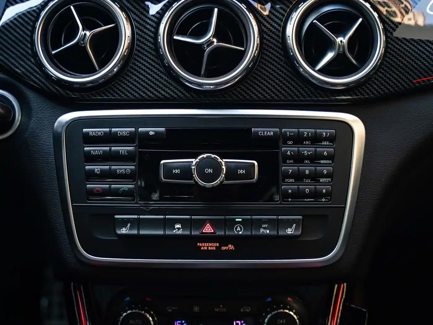 2015 Mercedes-Benz GLA AMG 45 4MATIC — миниатюра 13