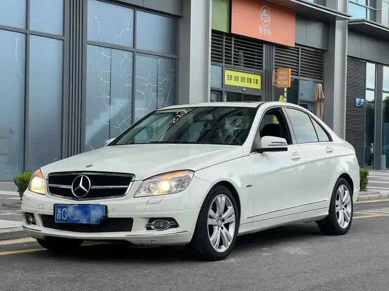 Mercedes-Benz C-Class 2011 C 200 CGI Fashion Model — миниатюра 1