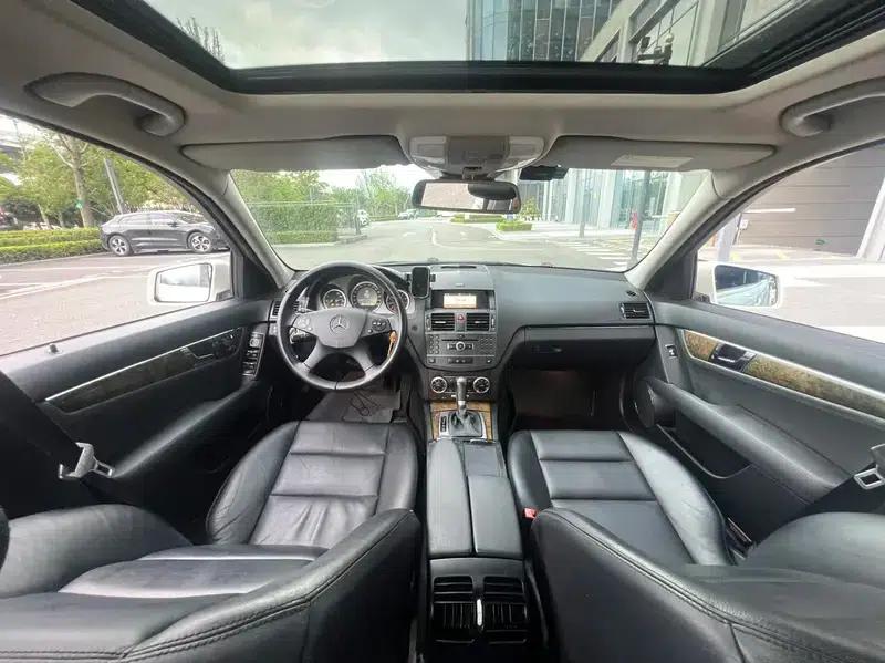 Mercedes-Benz C-Class 2011 C 200 CGI Fashion Model — миниатюра 10