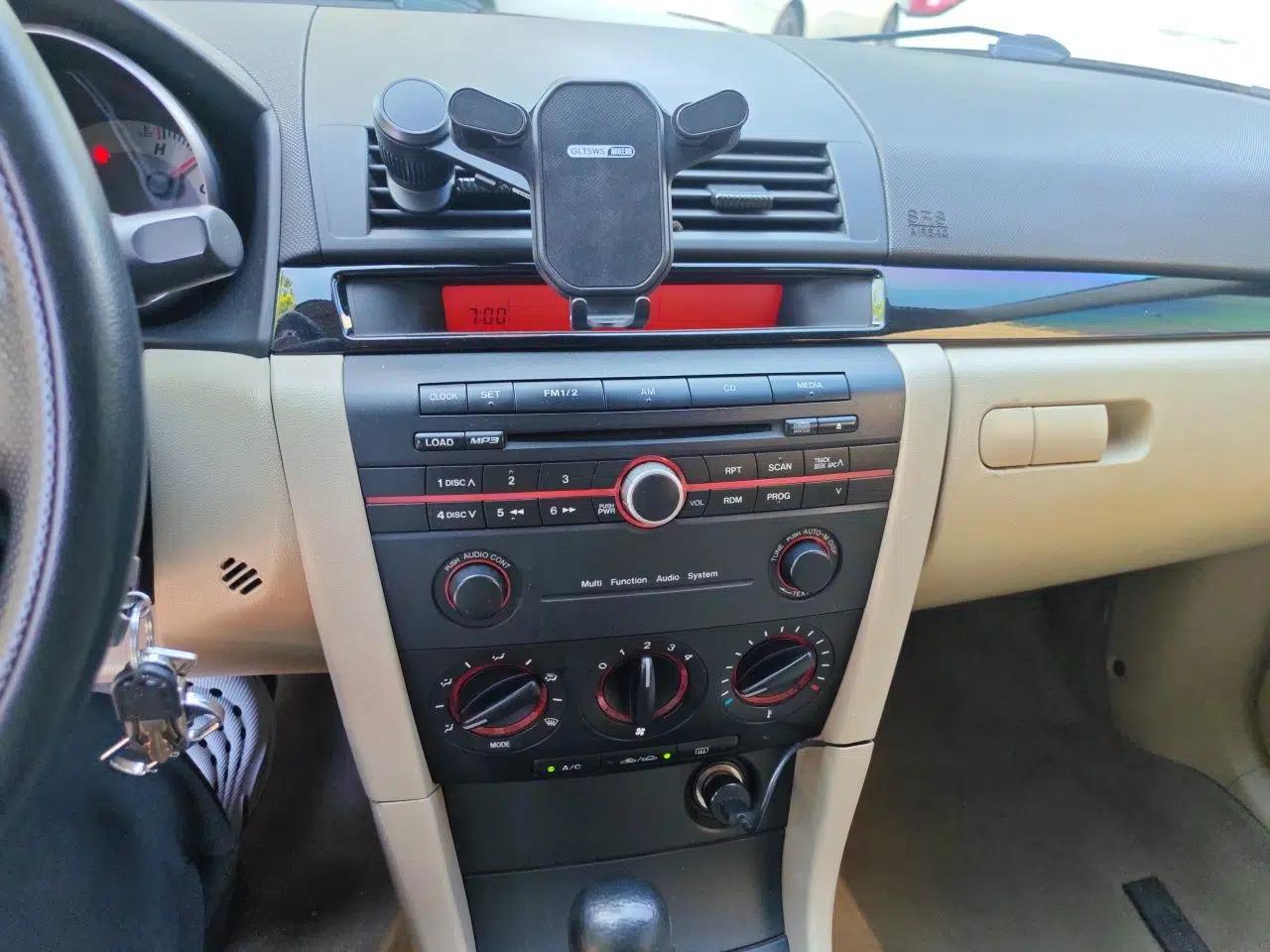 Mazda 3 2012 1.6L Automatic Classic Standard Edition — миниатюра 13