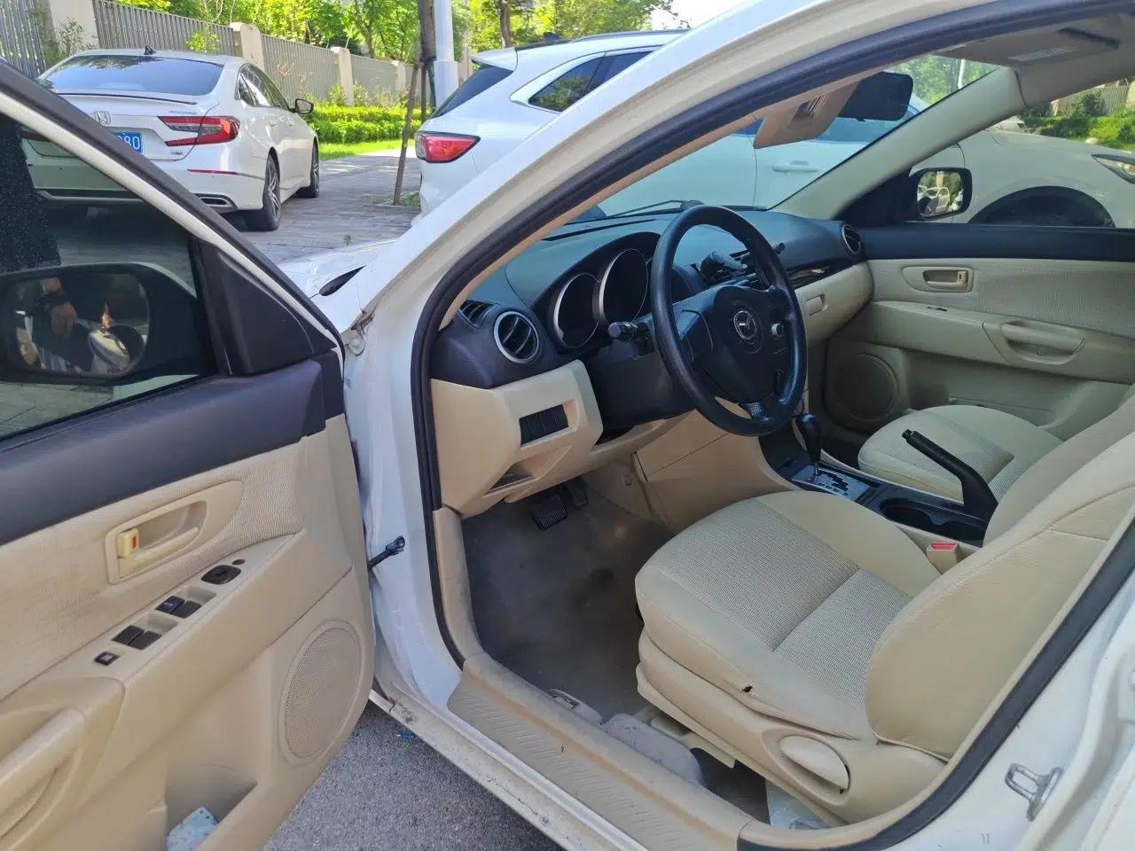Mazda 3 2012 1.6L Automatic Classic Standard Edition — миниатюра 16