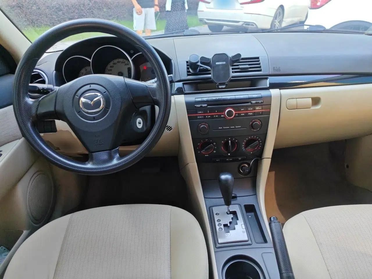 Mazda 3 2012 1.6L Automatic Classic Standard Edition — миниатюра 9