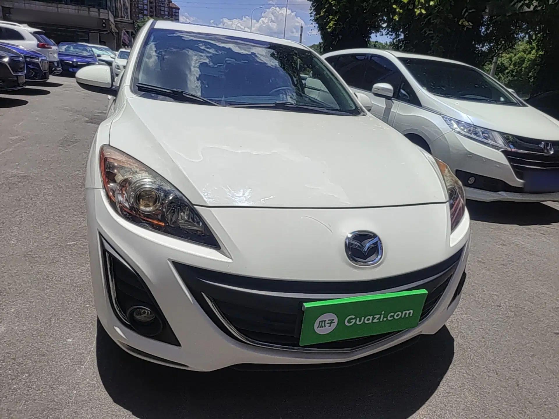 Mazda 3 2015 Sedan 1.6L Automatic Elite Model — миниатюра 2