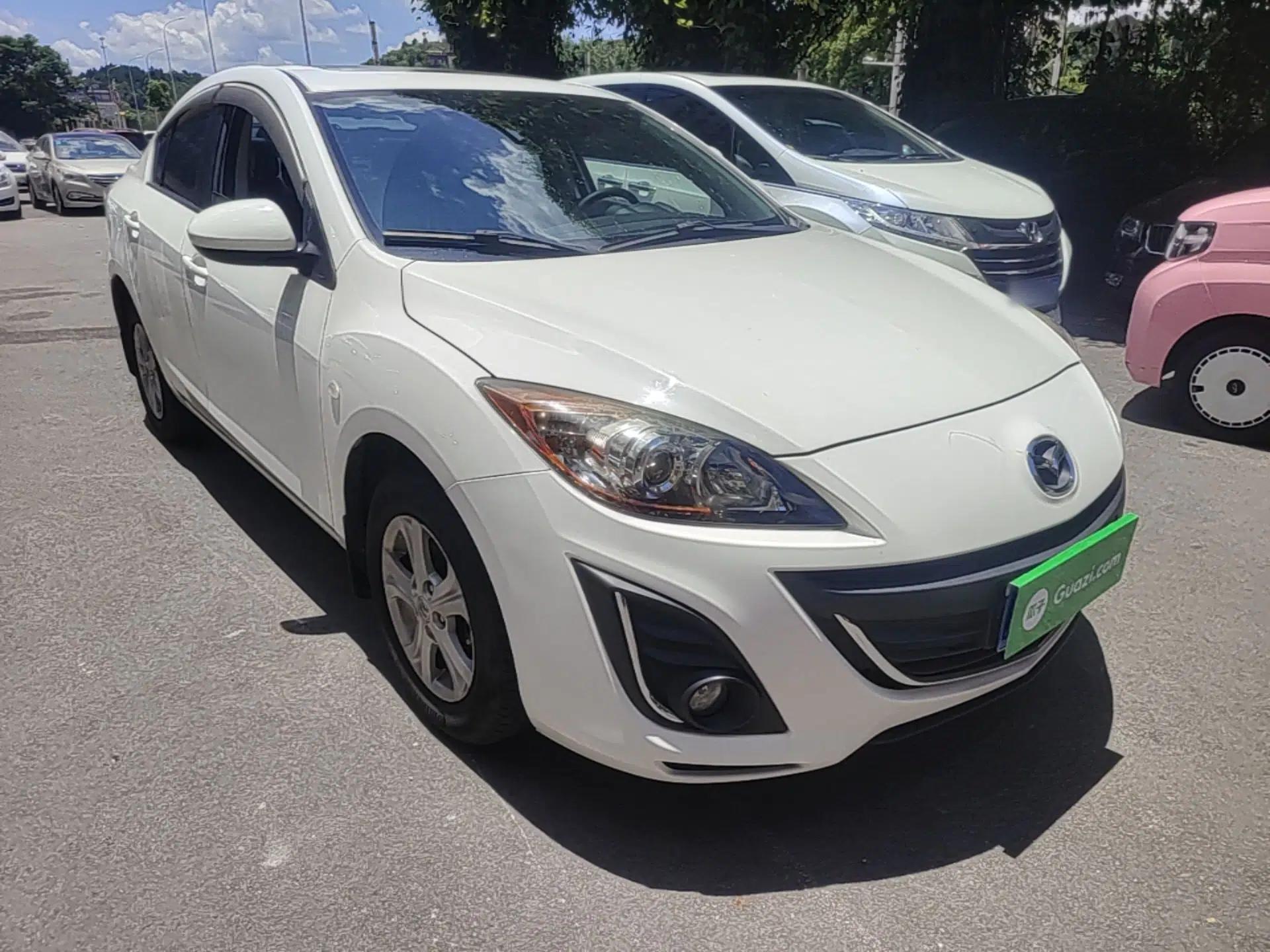 Mazda 3 2015 Sedan 1.6L Automatic Elite Model — миниатюра 3