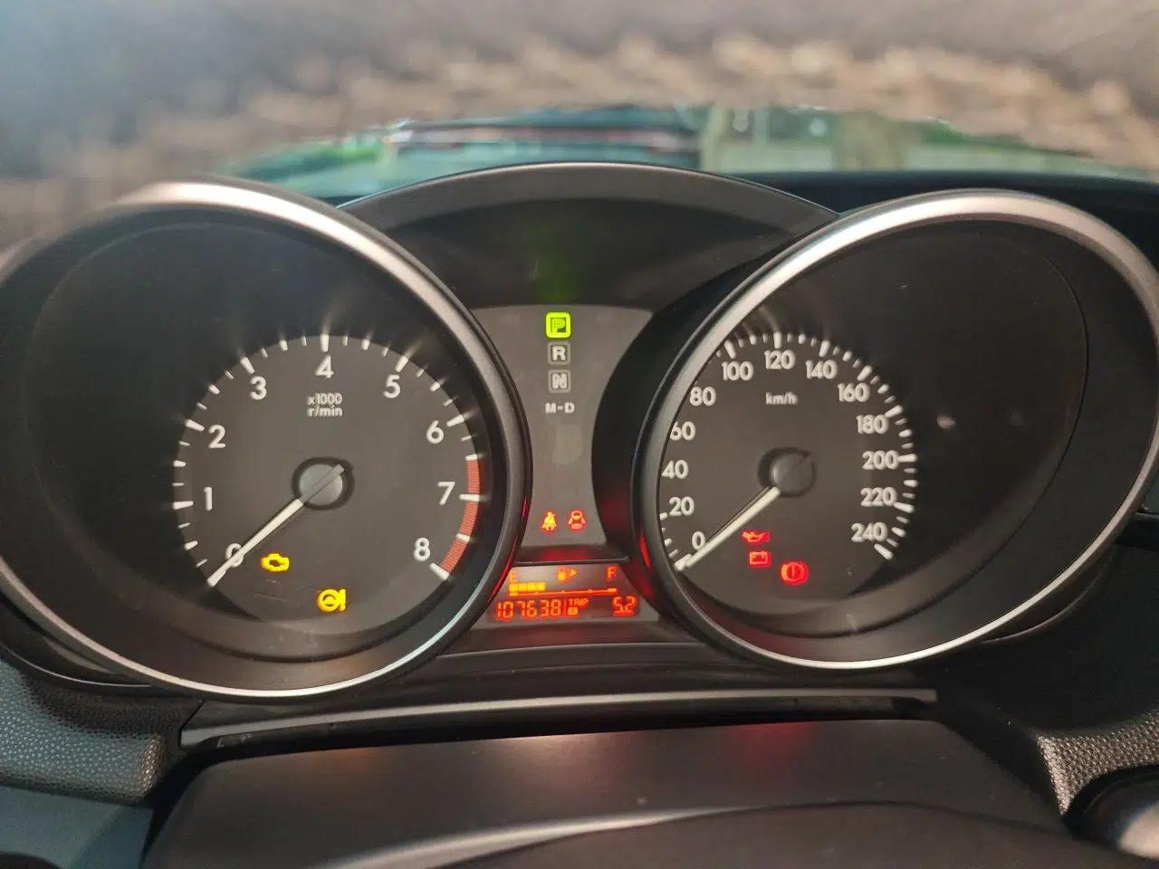 Mazda 3 2011 Sedan 1.6L Automatic Comfort Model — миниатюра 11