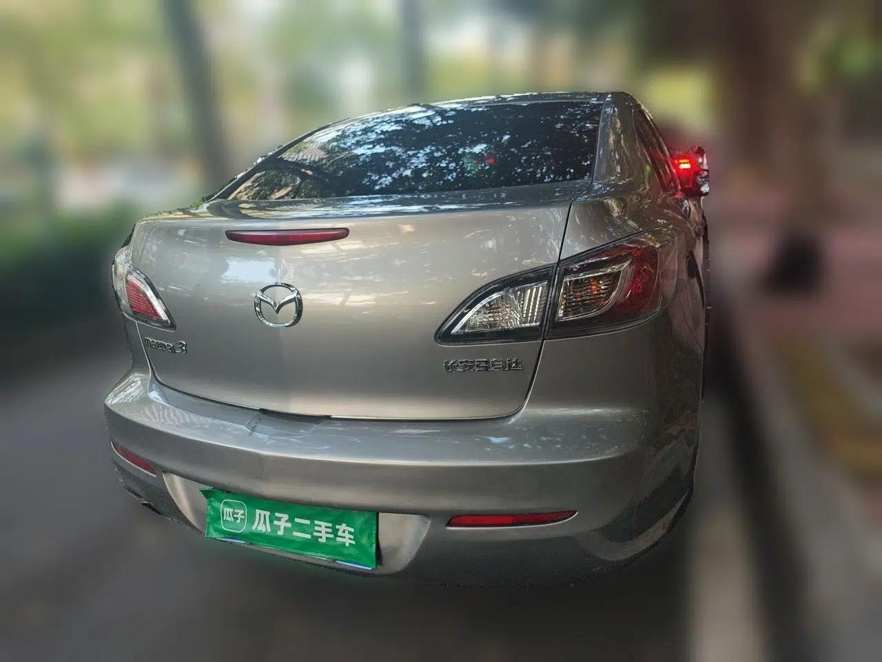 Mazda 3 2011 Sedan 1.6L Automatic Comfort Model — миниатюра 6