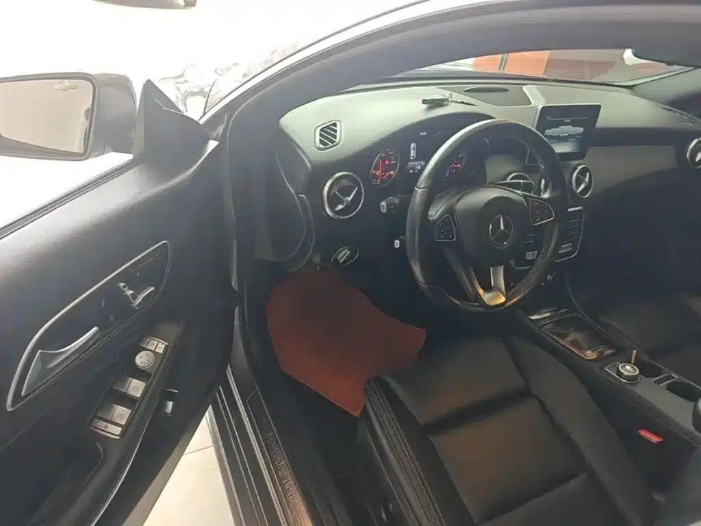 Imported Mercedes-Benz CLA 2017 CLA 200 Fashion Edition — миниатюра 16