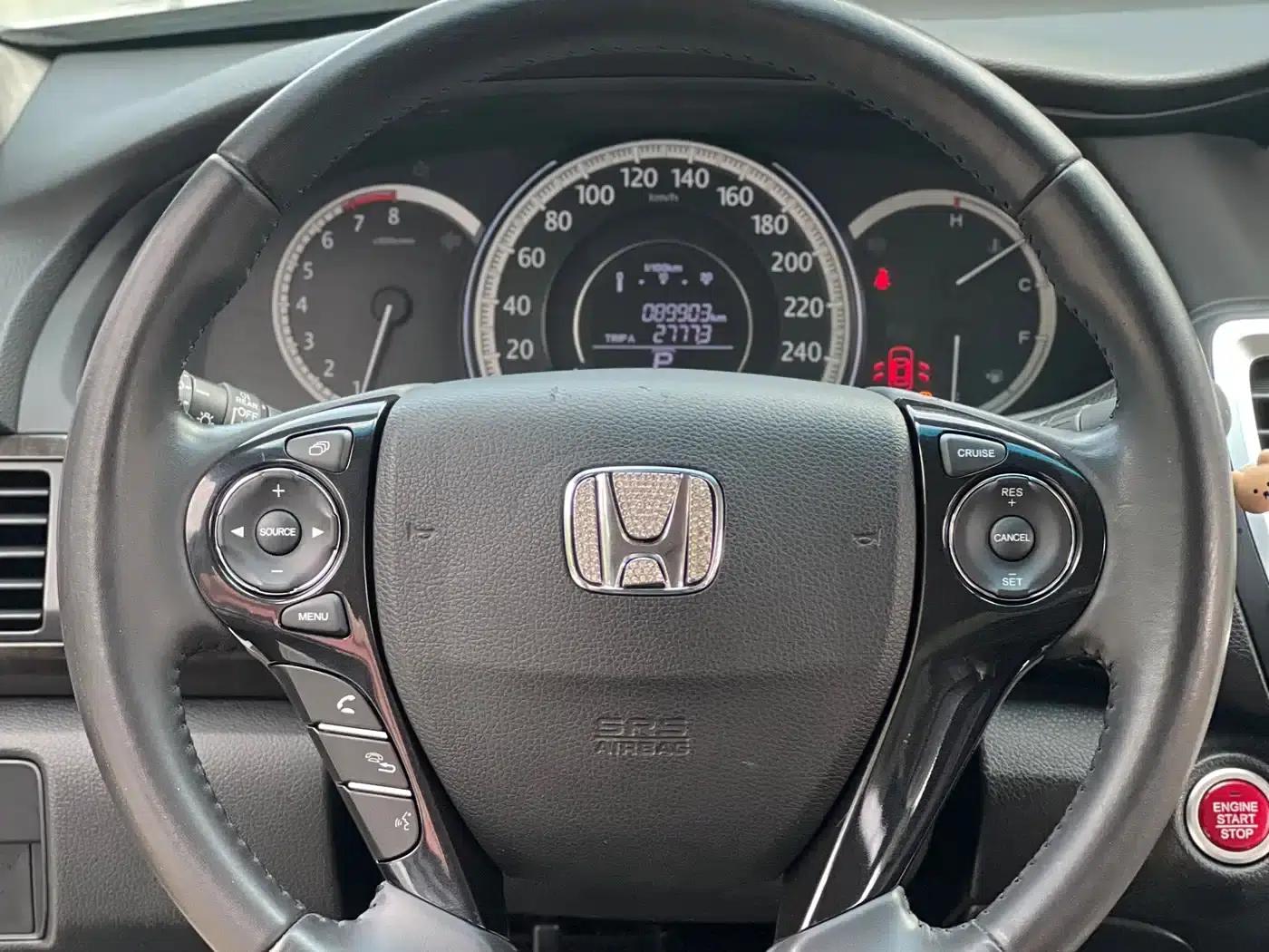 Accord 2016 2.4L EX New Year Limited Edition — миниатюра 7