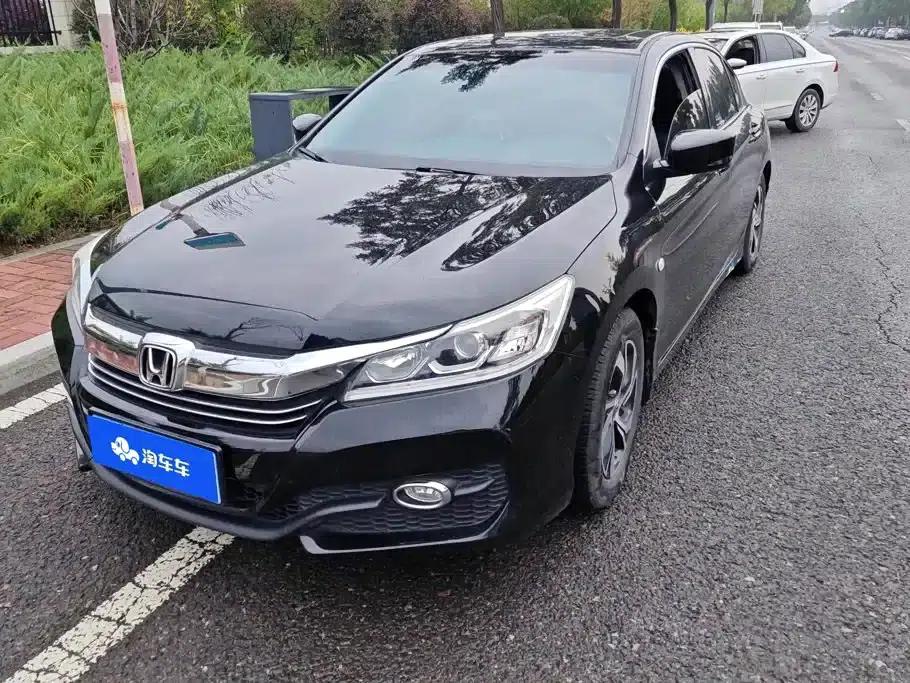 Accord 2016 2.0L Elite Edition — миниатюра 1