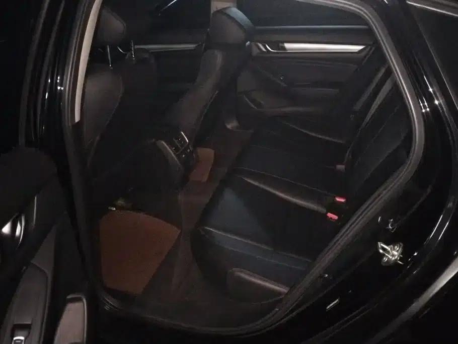 2022 Honda Accord Hybrid 2.0L Elite Edition — миниатюра 11