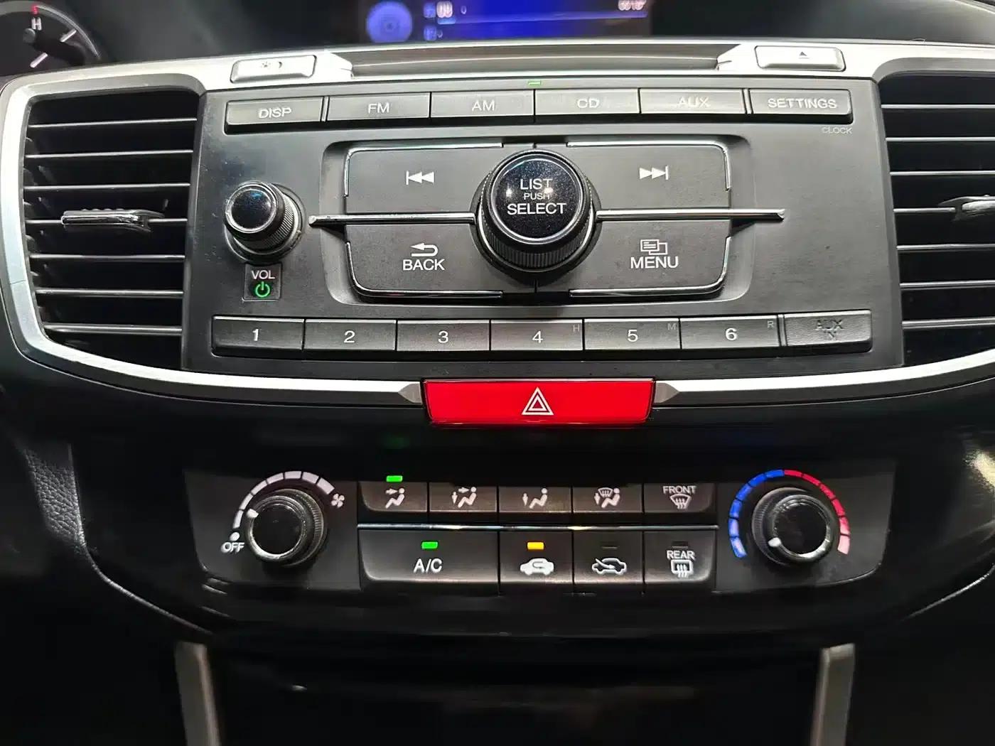 2016 Honda Accord 2.0L Comfort Edition — миниатюра 11