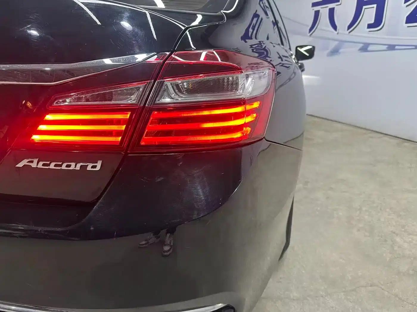 2016 Honda Accord 2.0L Comfort Edition — миниатюра 15