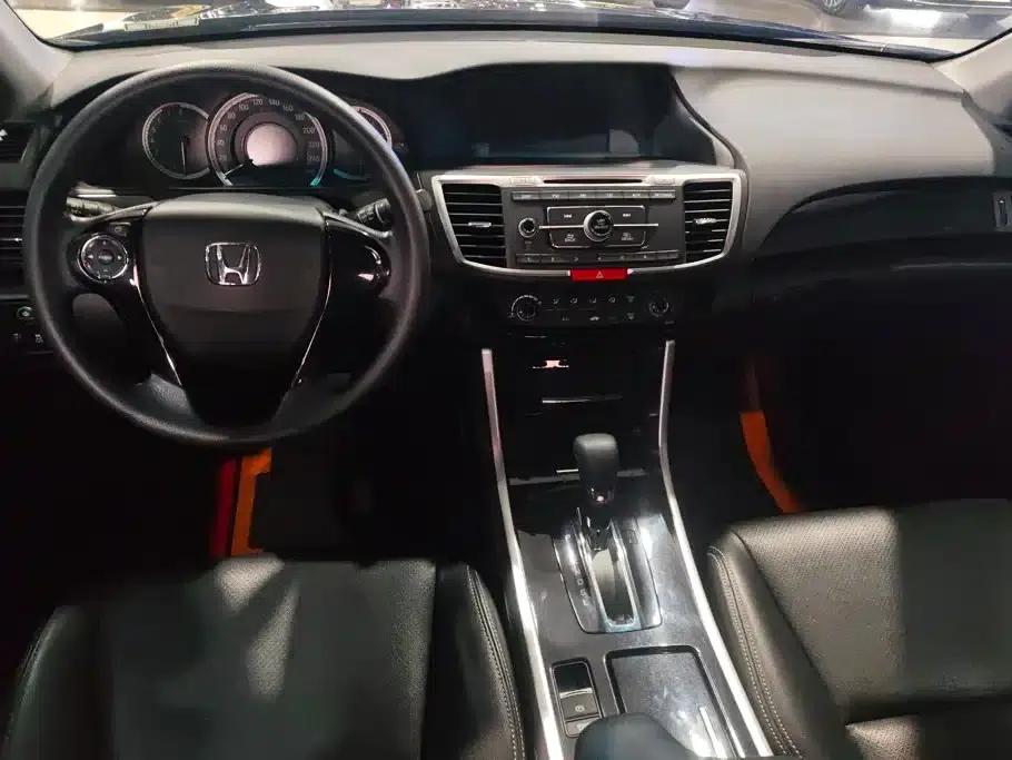 2016 Honda Accord 2.0L Comfort Edition — миниатюра 12