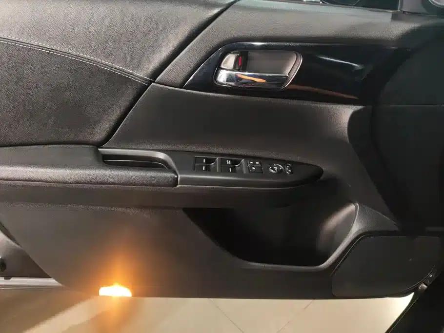 2016 Honda Accord 2.0L Comfort Edition — миниатюра 7